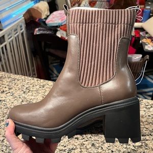 New A New Day Sz 9 Dark Olive Ribbed Boots!